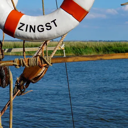 Seestern - Charmante 2-zimmer-wohnung Mit Balkon * Zingst